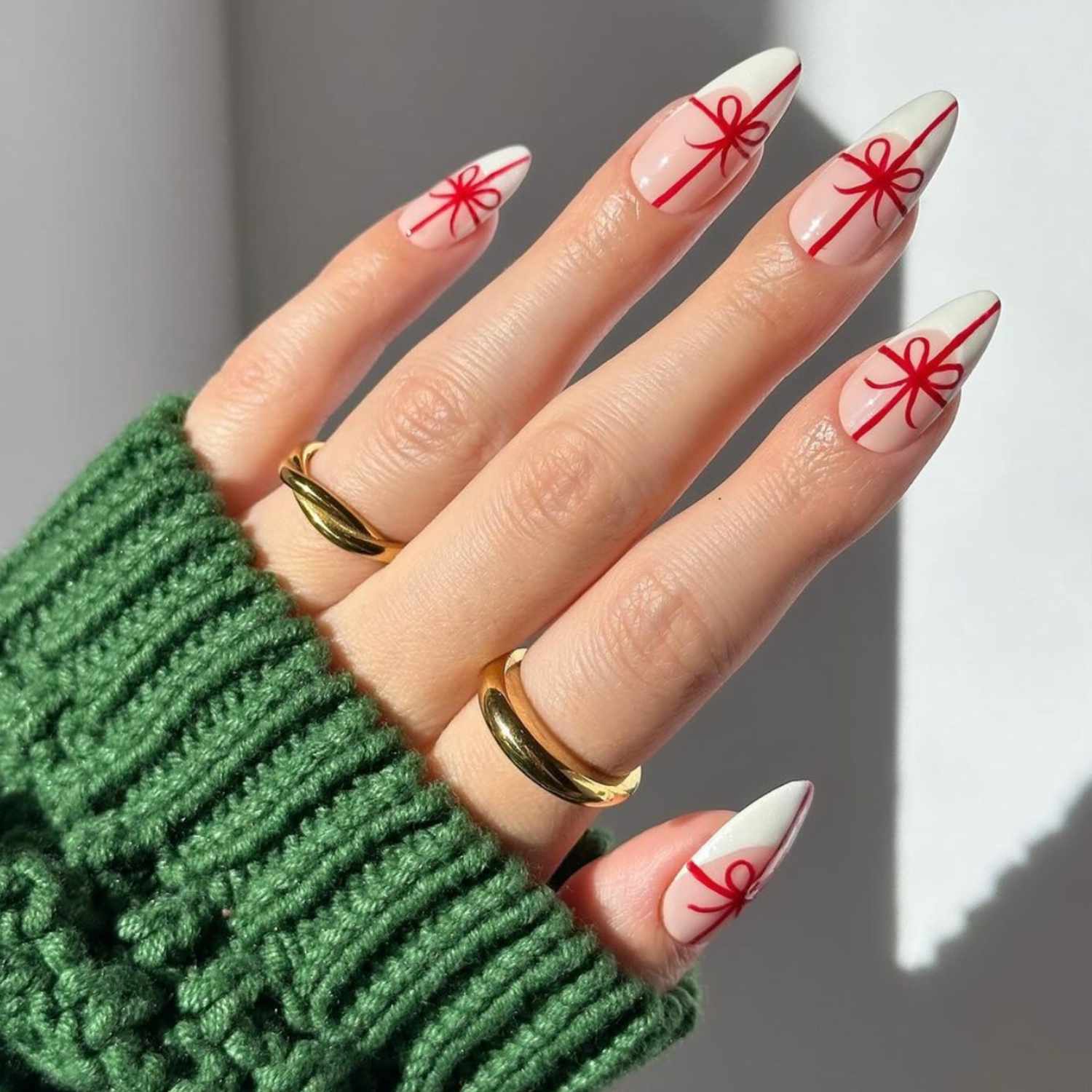 Festive and Stylish: Christmas Nails for the Holiday Season - 9