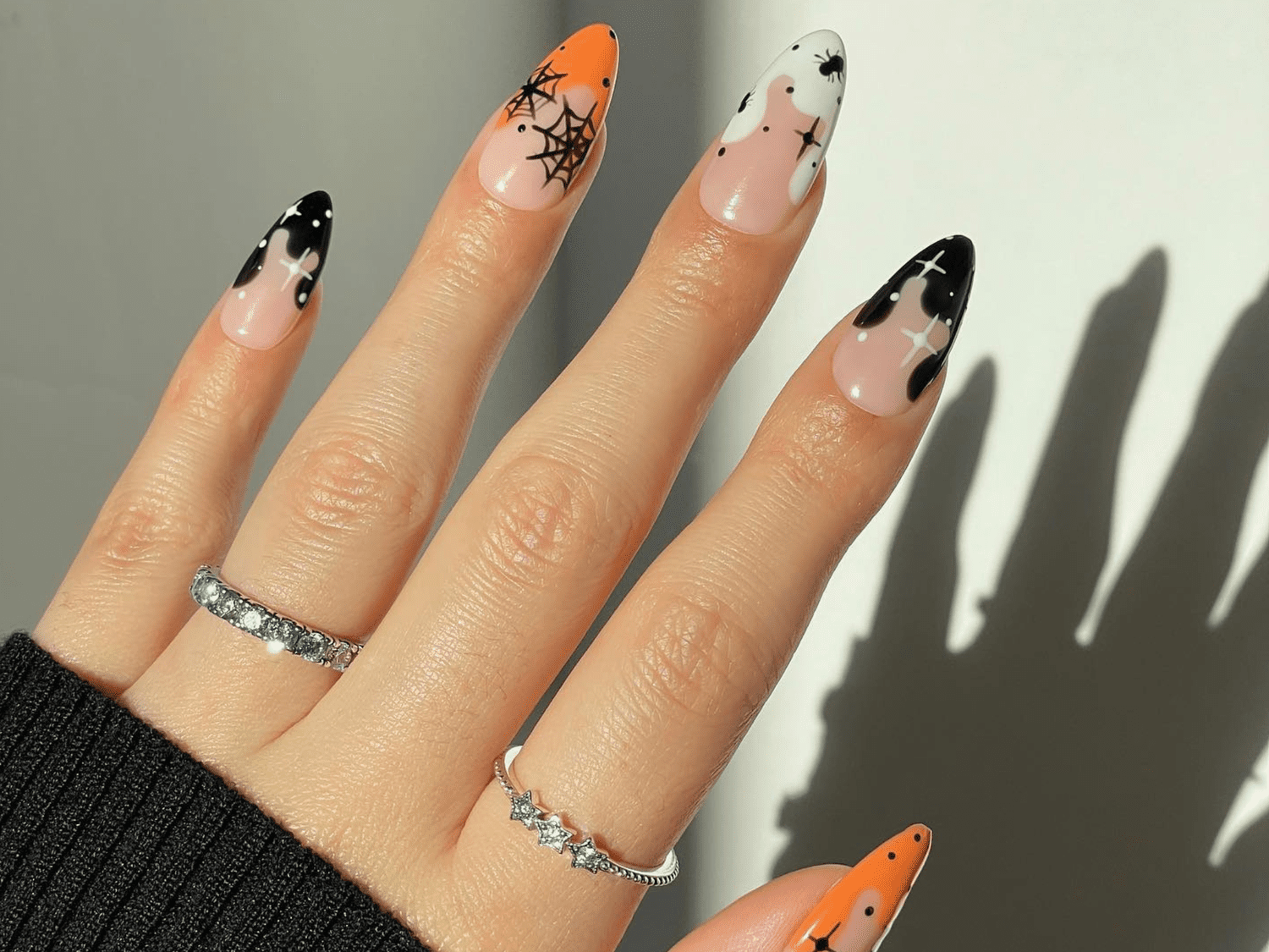 Creative Halloween Nails for a Spooky Look - 1