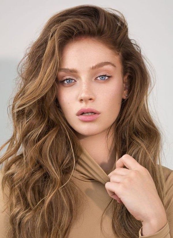 Light Brown Hair: The Ultimate Guide to Versatile and Chic Shades - 4