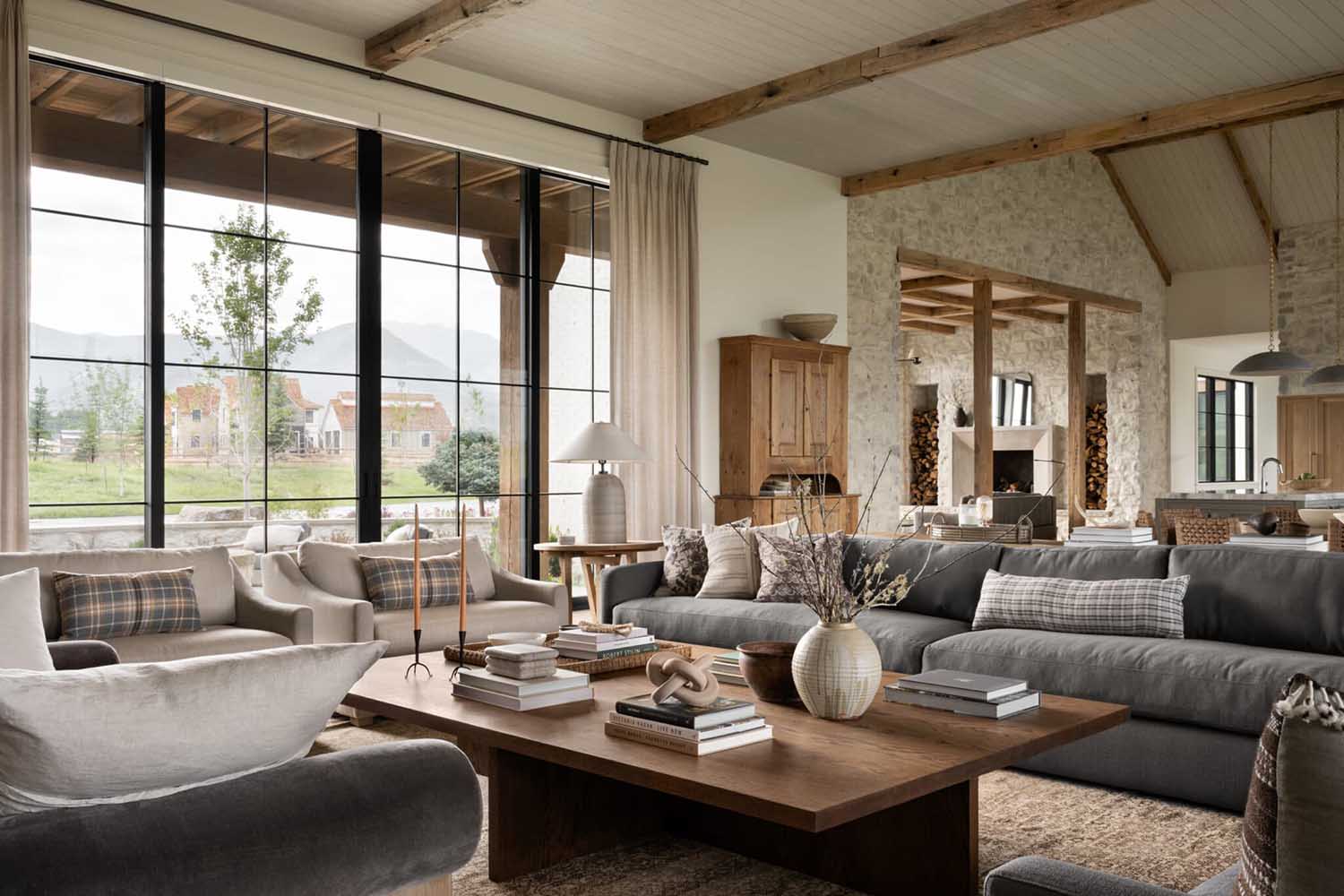 Perfect Blend of Comfort and Style: Modern Farmhouse Living Room Ideas - 4