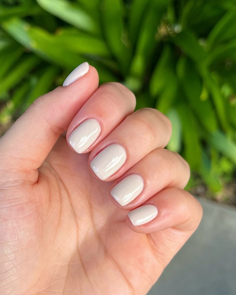 Short Classy Nails: Elegant Designs for Effortless Style - 1