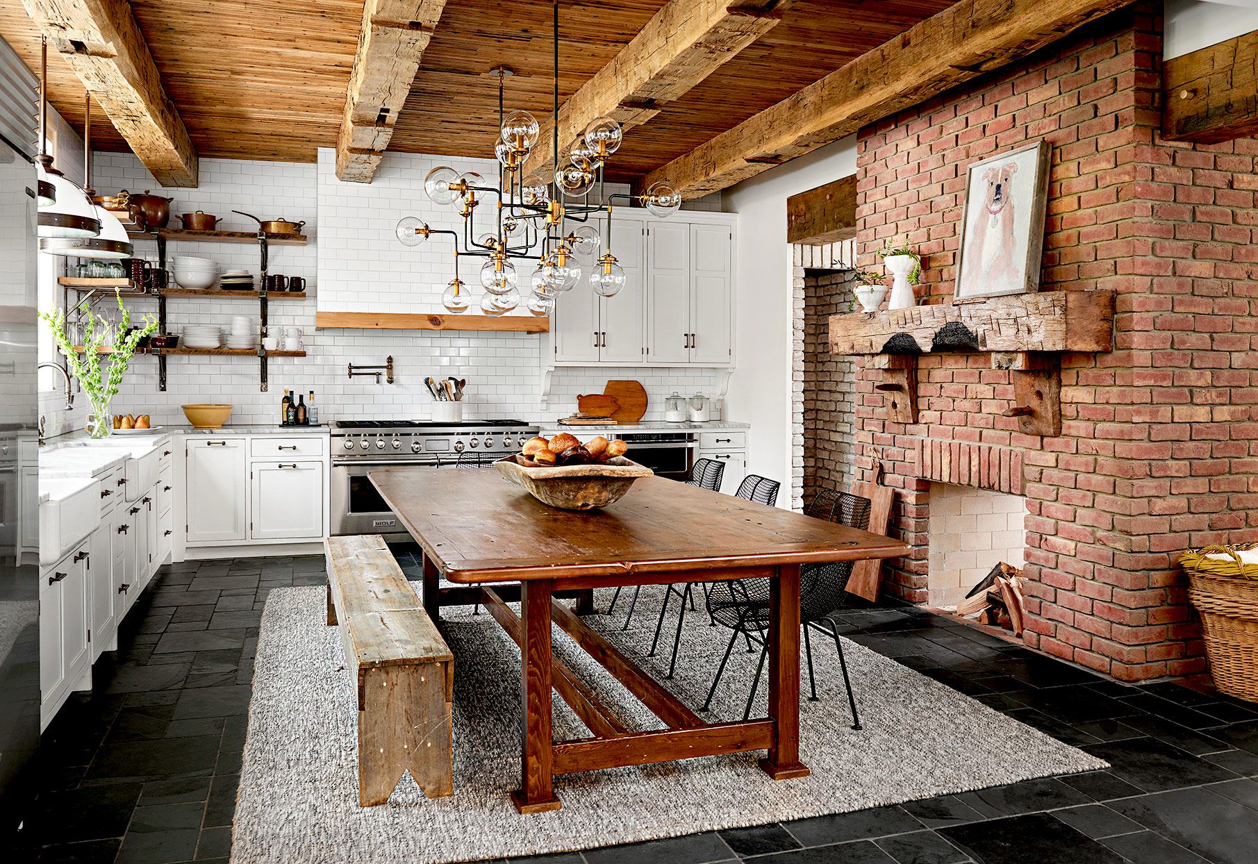 Modern Farmhouse Kitchens: A Blend of Charm and Contemporary Design - 5