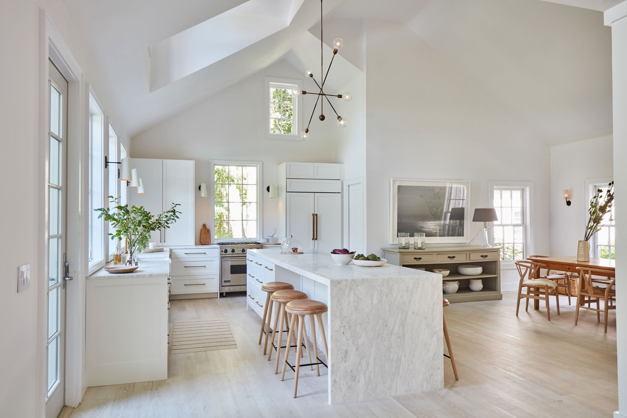 Scandinavian Farmhouse Style: A Perfect Blend of Minimalism and Rustic Charm - 8