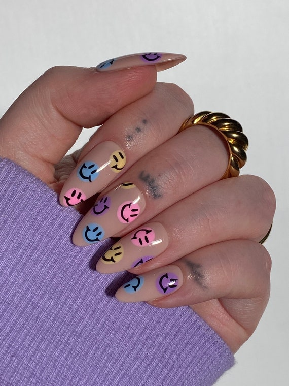 Everything You Need to Know About Y2K Nails: A Trend That’s Taking Over - 1