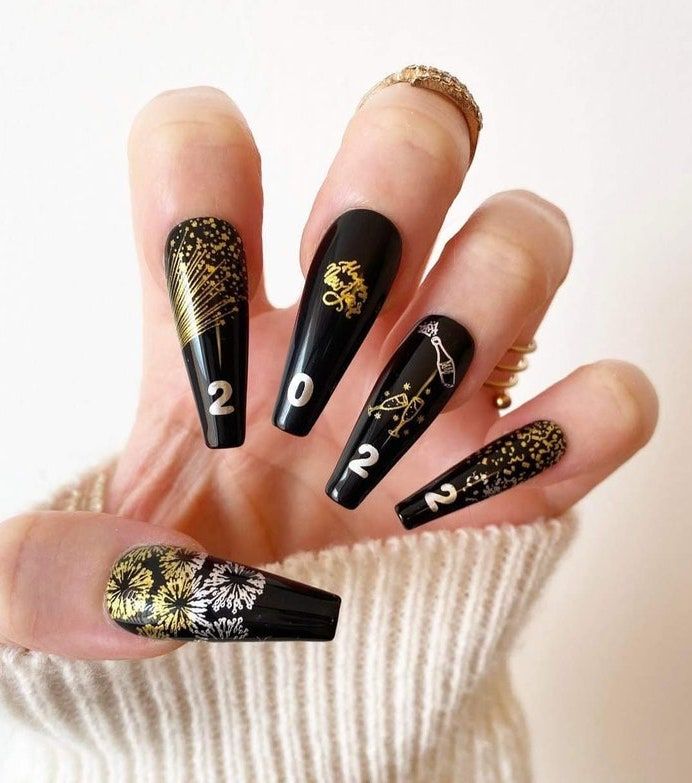 New Years Nails: Stunning Designs for Your Festive Celebration - 4