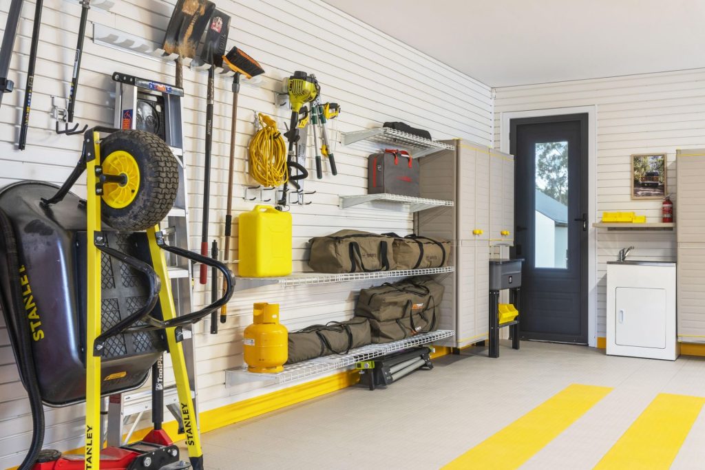 The Ultimate Guide to Maximizing Garage Storage Solutions - 7